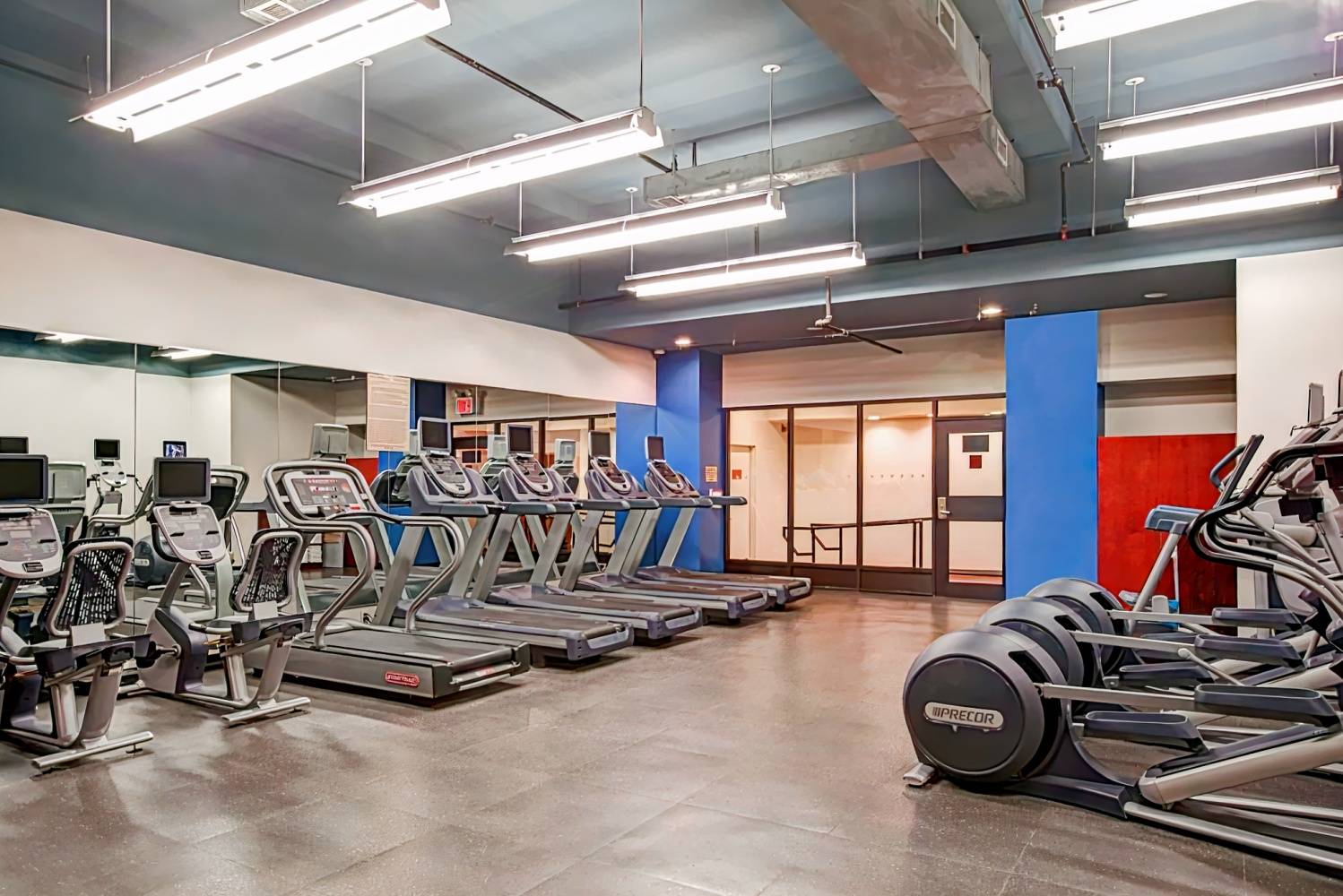 The New Yorker, A Wyndham Hotel, Hell’s Kitchen : -66% during the day