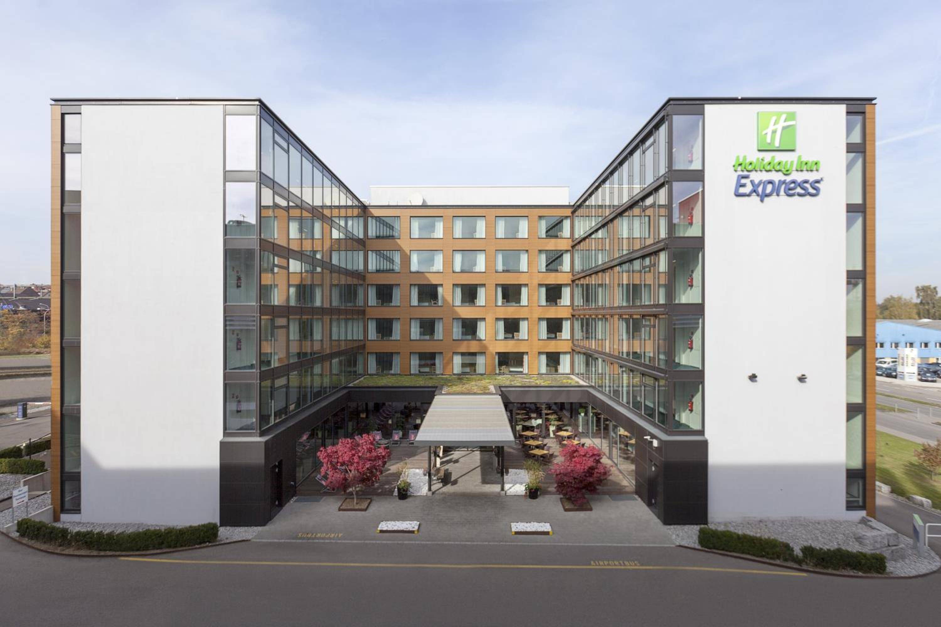 Park Inn Zurich Airport Rümlang Switzerland www.dayuse.nl