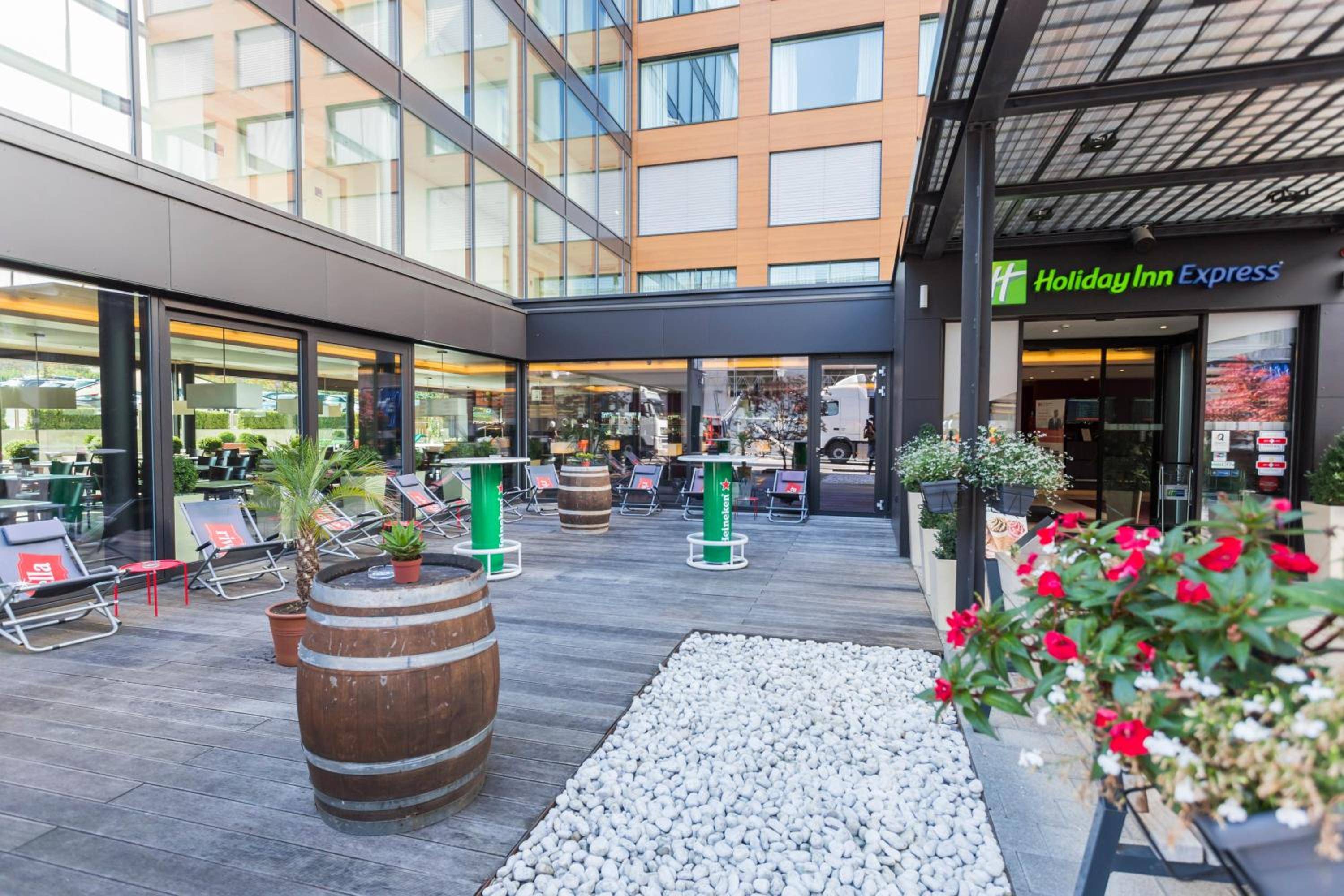 Holiday Inn Zürich Flughafen Parken de.dayuse.ch
