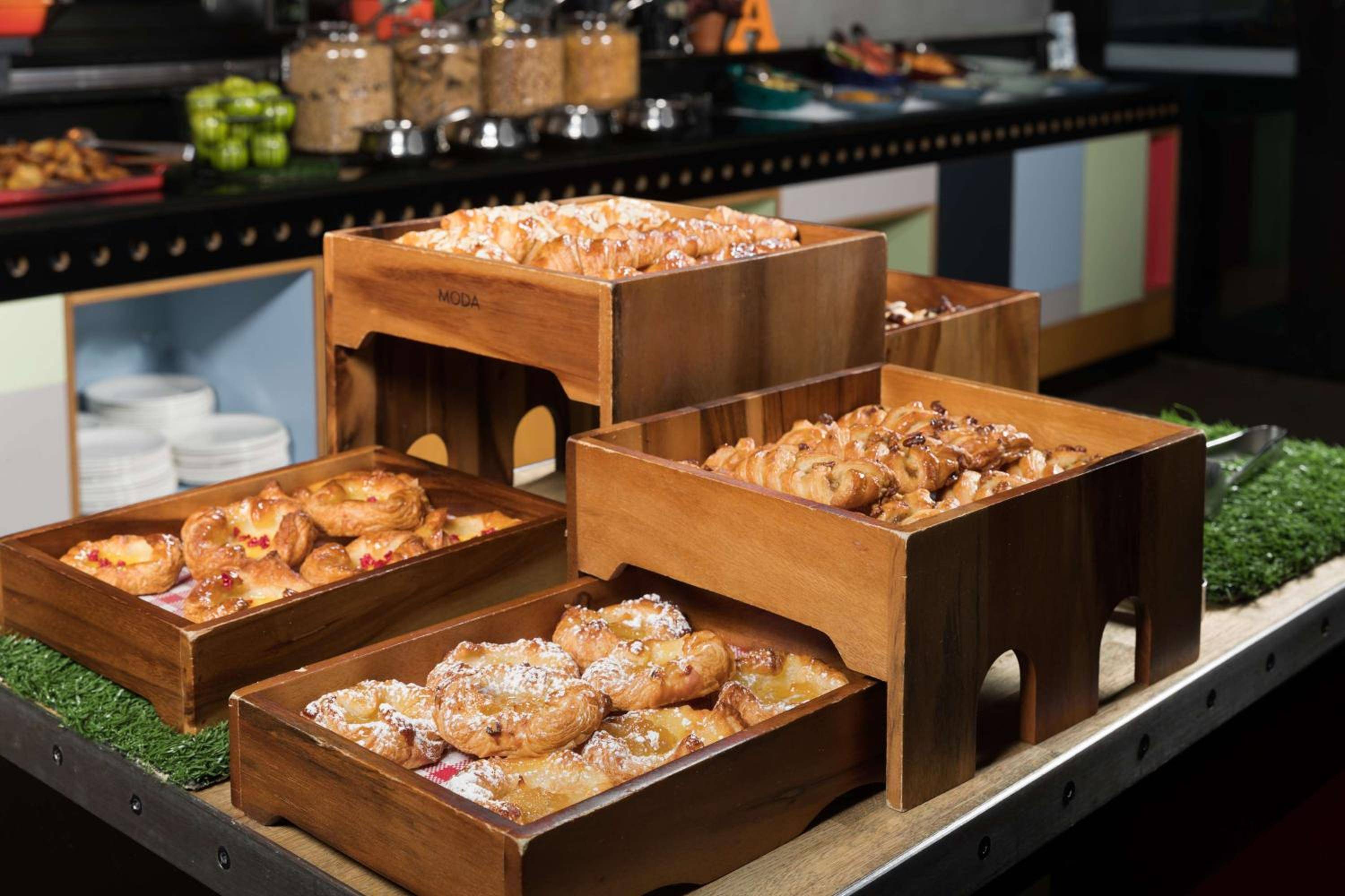 Atura Blacktown, Prospect 41 during the day