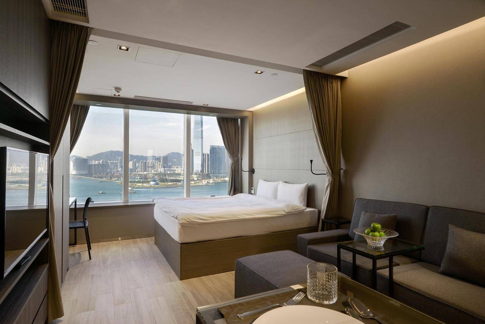 CM+ Hotels and Serviced Apartments, Sheung Wan : -44% during the day ...