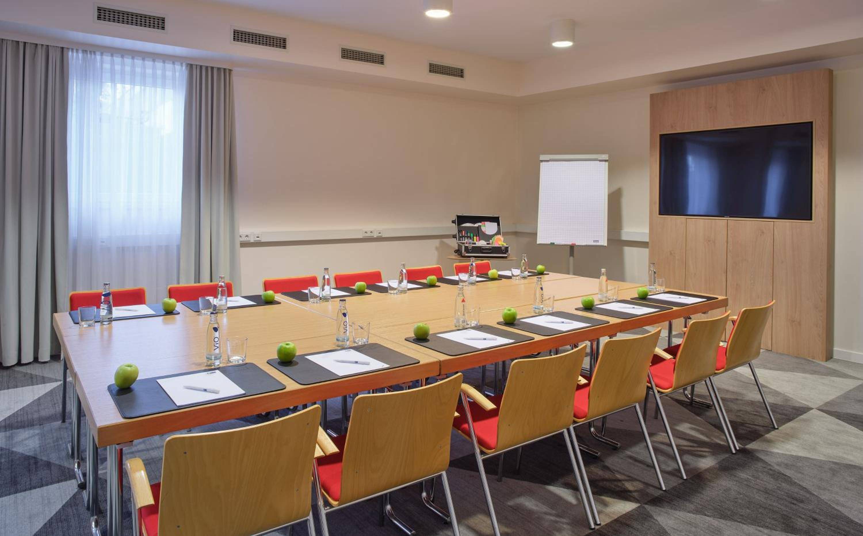 Holiday Inn Express Frankfurt Airport An Ihg Hotel www.dayuse.com.hk